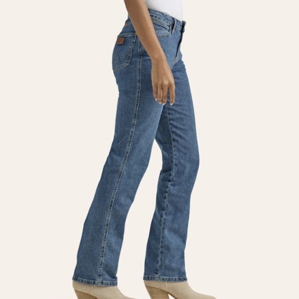 Wrangler Women's Cowboy Cut High Rise Straight Leg Jeans, Medium Wash,3/4x34 NWT - Picture 10 of 13